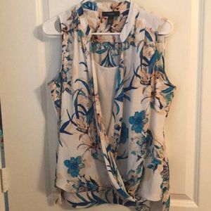 Sleeveless blouse for summer